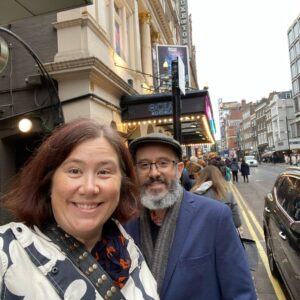We’ve been waiting over a year for this! I remember reading about the National Theatre production of @neilhimself’s novel and being sad that I was unlikely to ever see it. Can’t quite believe we’re actually here! ❤️