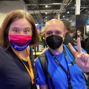 First day of #AWSreInvent flew by! I helped out at the Developer Lounge booth for a few hours, where I shared some Aussie stickers. Then I attended the AWS Heroes party and caught up with my German buddies next to an amazing view. 😍🍻