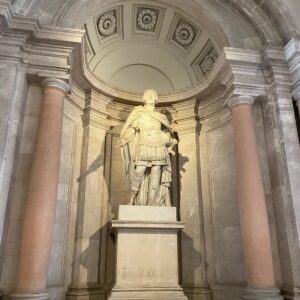 We’re not only here for the food! This morning we toured the Royal Palace in Madrid. 🏰
