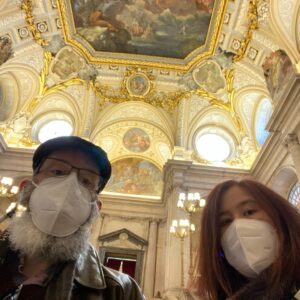 We’re not only here for the food! This morning we toured the Royal Palace in Madrid. 🏰