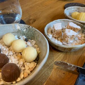 We took 3hrs out of our sightseeing with @frank.prechtel for a beautiful lunch and copious day drinking at @joway_nbg. We had the place to ourselves. They customised the menu! We ate caviar! They brought out 26yo Australian wine for us! The “Arme Ritter” (pic 4) was the best thing I’ve eaten since the pandemic. Such an amazing experience. ❤️🍷 Danke Frank und Johannes!!