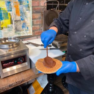 Ruining my last dinner in Amsterdam with hot, freshly made stroopwaffel. 😍🧇