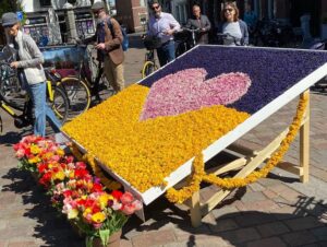 Thank you @tulip_bicycle_tour for an unforgettable Easter touring beautiful Lisse and the surrounding flower fields! The intensity of the colour and the fragrance is like nothing I’ve ever experienced. Feeling very fortunate to be here… 🌷💐🚴‍♀️😍 #tulipbicycletour