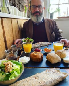 Easter Brunch ahead of a day of biking through tulip fields! 😍🌷