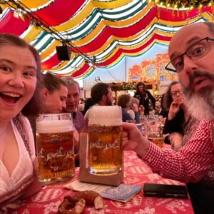 It was the 11th annual Bavarian-American Friendship Day, and we joined the Democrats Abroad (and a bunch of other Yanks) in the Hippodrom Festival Tent. It was crazy fun. The US Consul General came to our table to say hello! 🇺🇸🇩🇪 #fruehlingsfest #lederhosen #dirndl