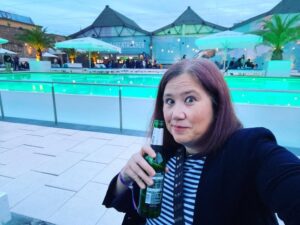 Staff afterparty. It was a bit cool for swimming… 🥶🍺