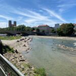 Sunday in Munich. After our Weisswurst breakfast, we headed to the Deutsches Museum to learn about electricity and boats and glass manufacturing. Then we rode home along the Isar and stopped off for ice cream. Perfect Spring day… ☀️🚴‍♀️🍦