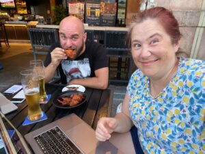 Sunday night working group with Olivier Klein (straight off an airplane) involves beer and wings. 😂