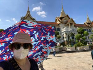 A fun morning exploring Bangkok with the Aussies and Kiwis! We visited temples, saw the royal palace, and went on a boat tour down the river. 🇹🇭 #AWSCommunityAPAC