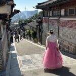 Highlights from today’s tour to Gyeongbokgung Palace, Bukchon Hanok Village, and the Jogyesa Buddhist Temple. The tteokbokki were very tasty! ❤️🇰🇷