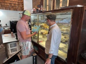 We finally made it to the Fawn River Coffee Co yesterday, and I had an iced coffee and a carrot cupcake. Great vibes and good food. Well done Anthony and Kara! ❤️☕️🧁