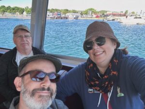 A day on Mackinac Island. We escaped the tourist shops and hiked about 9km (5.5mi) around the SE corner to Skull Cave and Arch Rock. Beautiful day! 😍