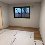 Week 16: The floor is going in! Really loving the warm colour and the wide boards. The final window trims will be going in soon, and the cabinetry will be kicking off. We had some fun picking paint and upholstery colours, and thinking about how the curtains will work… #renovation 🏠