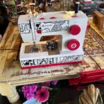 Stopped dead in my tracks (again) by the sight of a sewing machine in a shop window. How cool is this? BUT - it’s not vintage! It’s a new one aimed at cosplayers. That’s AWESOME. 🤯 https://singerco.com.au/singer-cosplay-cp6355m-sewing-machine-/