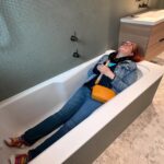 Two #renovation victories today: the TV is officially on the wall! And the bathtub is long enough for me (a tall person) to stretch out my legs! 😍