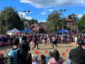 No internet and no TV? Might as well go to the Medieval Festival! We had mead and watched reenactors fighting. Oh, and I did a lot of judging of costumes. (Goth elves? Not medieval. Hobbits? Also not medieval. Captain Jack Sparrow? GET OUT.) 🏰👸⚔️