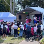 Did you know Sydney has a cherry blossom festival? We went out to the @auburnbotanicgardens today to see the blossoms, eat chicken katsu sandos from @kenchancurry.au, and watch @hellokitty sing karaoke. 🌸🎋🇯🇵🇦🇺 #cherryblossomfestival
