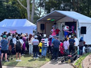 Did you know Sydney has a cherry blossom festival? We went out to the @auburnbotanicgardens today to see the blossoms, eat chicken katsu sandos from @kenchancurry.au, and watch @hellokitty sing karaoke. 🌸🎋🇯🇵🇦🇺 #cherryblossomfestival