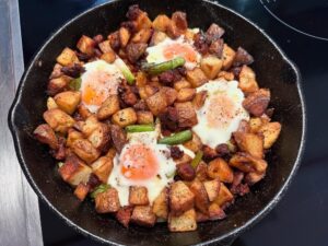 From last night’s dinner hash to today’s lunchtime quesadillas… 🍳