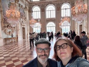 A rather grey, cold, and rainy day in Munich. We decided to check out the inside of Nymphenburg Palace to see where our pal Ludwig II was born. Then we had a very hearty and warming lunch at the palace cafe. We were delighted to pick up a copy of Miroslav Šašek’s book “München” with its charming 60’s illustrations of Bavaria! ❤️