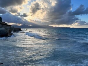 A sunset walk on the breakwater of Heraklion… 🌅 🌊