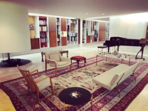 Mid-century modern GORGEOUSNESS at the Miller House in Columbus. 😍 @ Miller House and Garden Tour